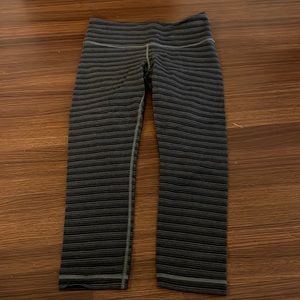 GREY WHITE AND BLACK STRIPED LULU LEMON CROPPED LEGGINGS